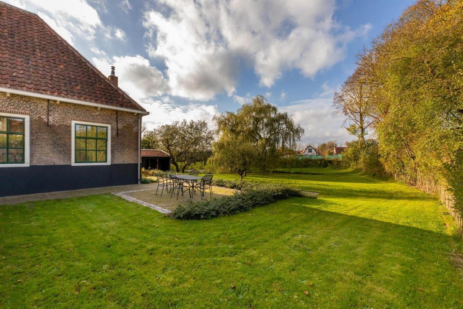 'boerderij Molenhof' - Stationsweg 5 | Heinkenszand